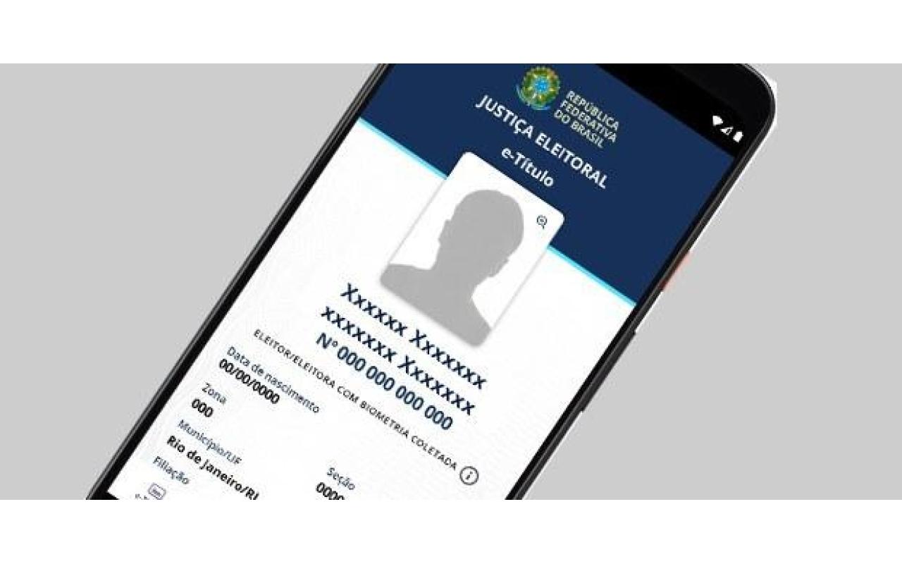 Chefe do Cartório Eleitoral de Ituporanga orienta eleitores a baixarem o e-Título