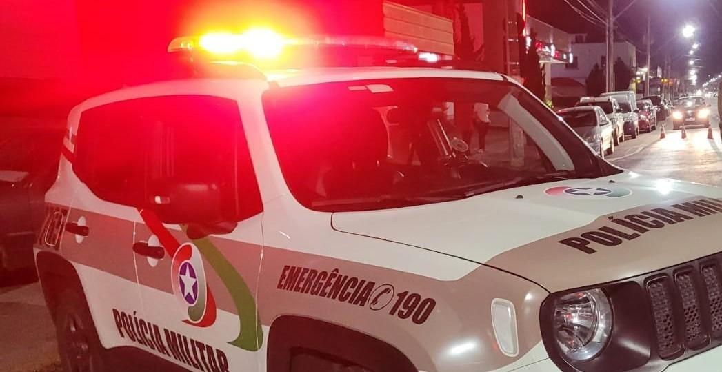Clientes e funcionários são rendidos em assalto a posto de combustível em Rio do Sul