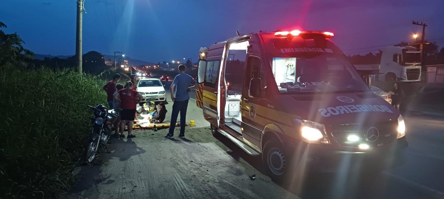 Colisão entre carro e moto deixa jovem ferida em Ituporanga