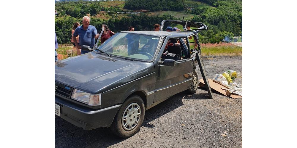 Colisão entre veículos em Alfredo Wagner deixa quatro feridos