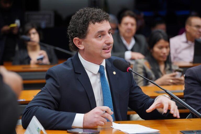 Com apoio do Deputado Federal Rafael Pezenti do MDB, Câmara aprova projeto que mantém Bolsa Família para trabalhador rural contratado por safra