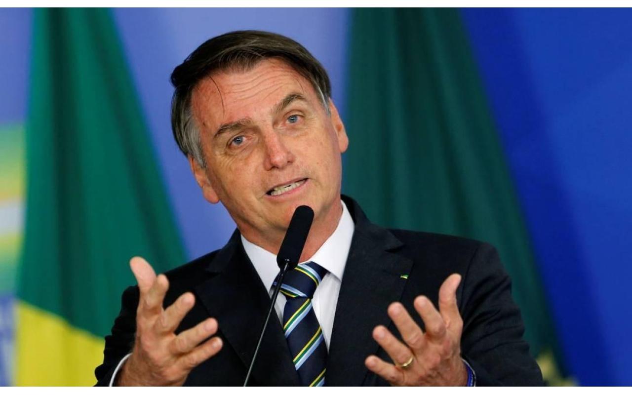 Com dores abdominais, Bolsonaro faz exames em hospital e cancela reuniões da manhã