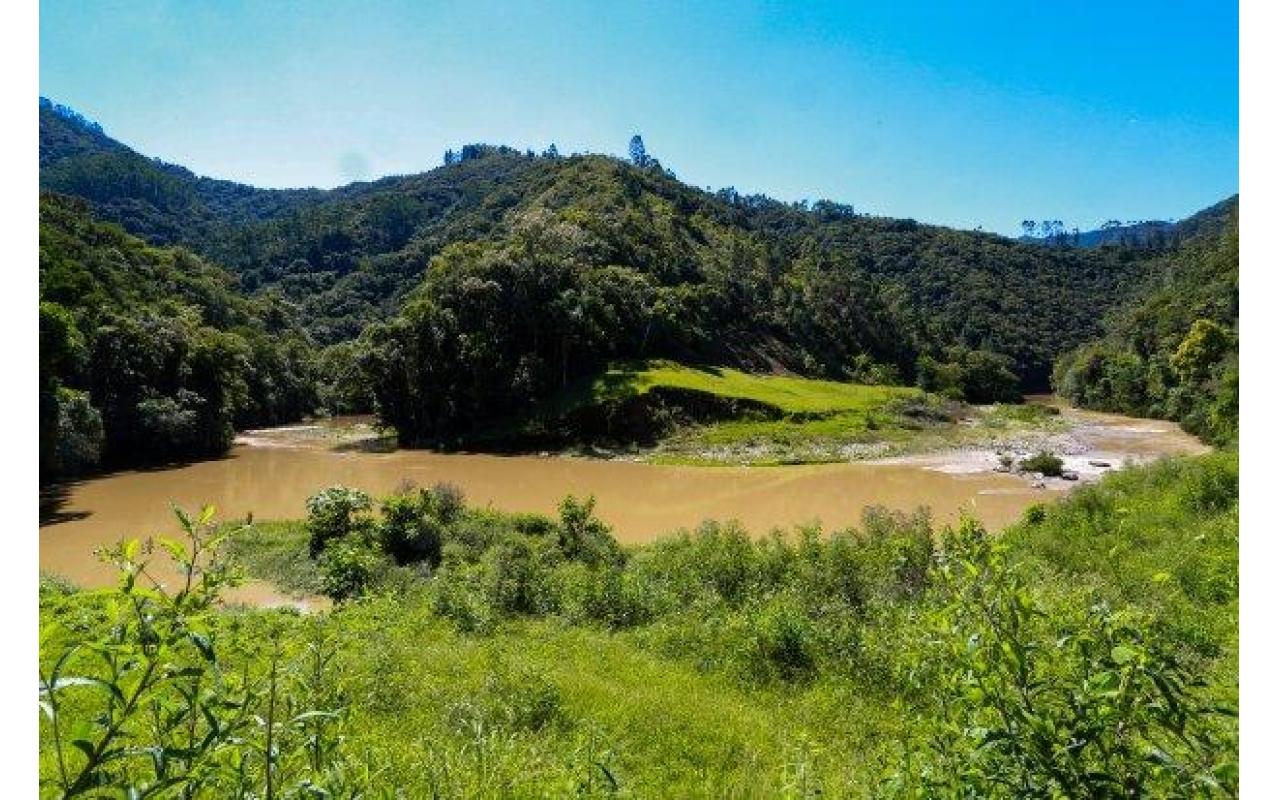 Com investimento de R$ 110 milhões, Governo do Estado autoriza licitação para construção da barragem de Botuverá