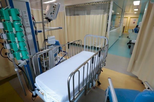 Com ocupação de leitos de UTIs, Estado decreta situação de emergência em saúde 