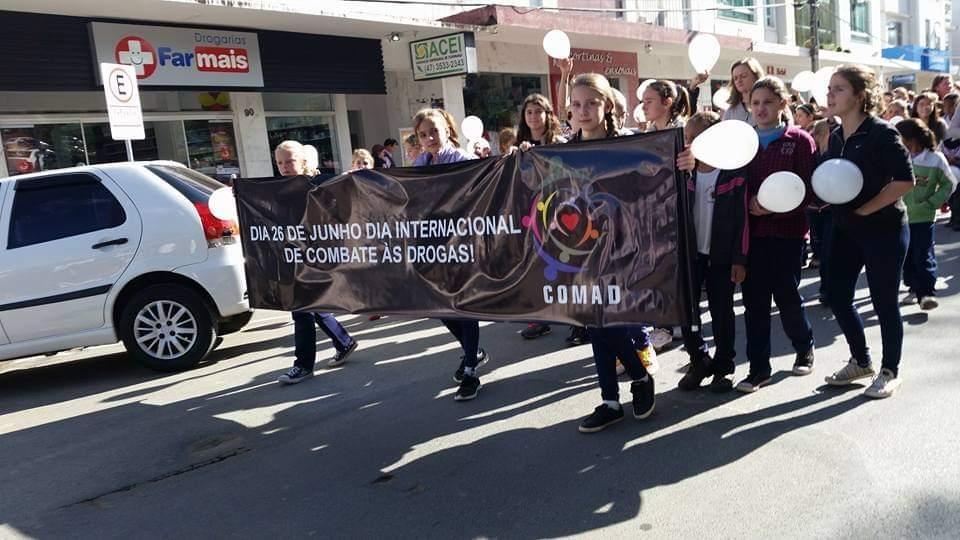 Comad realiza gincana esportiva e cultural com alunos das escolas de Ituporanga