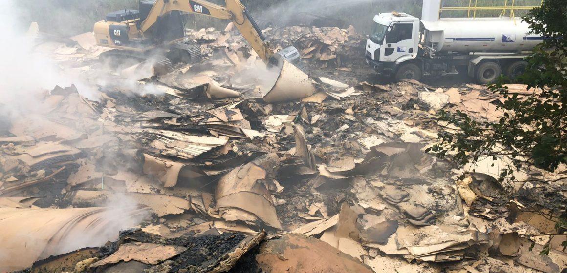 Combate a incêndio em Salete consome mais de 300 mil litros de água e 37 horas de trabalho