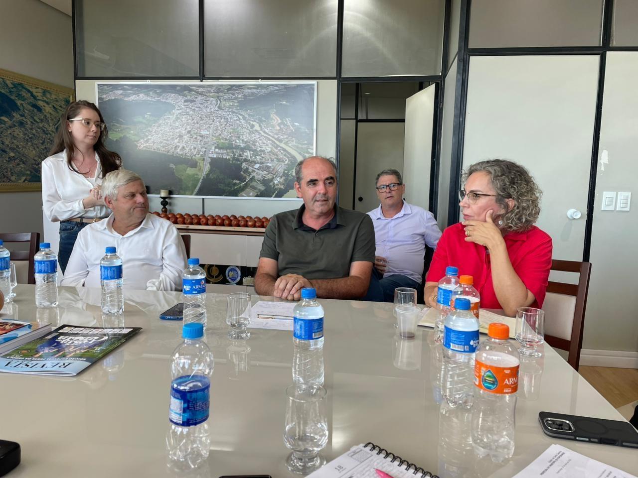 Comercialização, fiscalização fitossanitária e burocracia são discutidas em reunião sobre cebola com MAPA