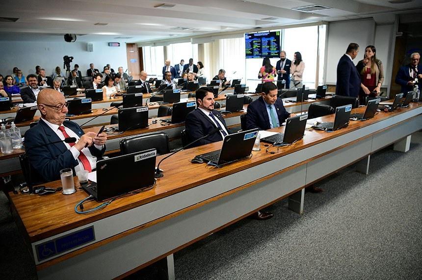 Comissão do Senado aprova proposta que criminaliza posse e porte de drogas