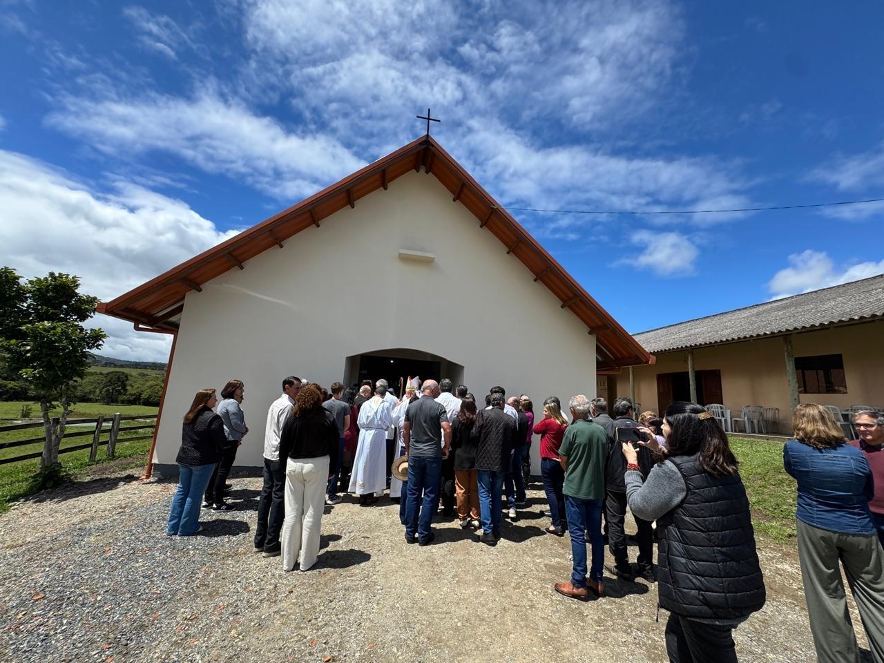 Comunidade do Figueiredo recebe moção de aplausos da Câmara de Bom Retiro pela festa em honra a Santa Clara e inauguração da nova capela