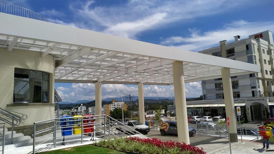 Concluídas obras de revitalização em frente ao Hospital Bom Jesus