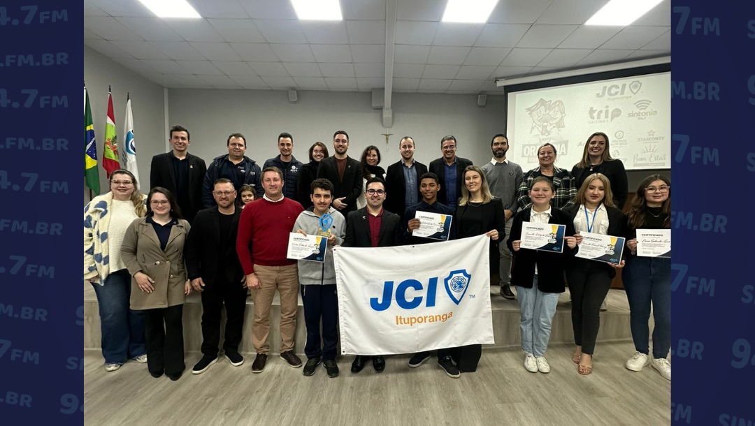 Concurso "Oratória nas Escolas" da JCI de Ituporanga classifica primeiro competidor para fase estadual