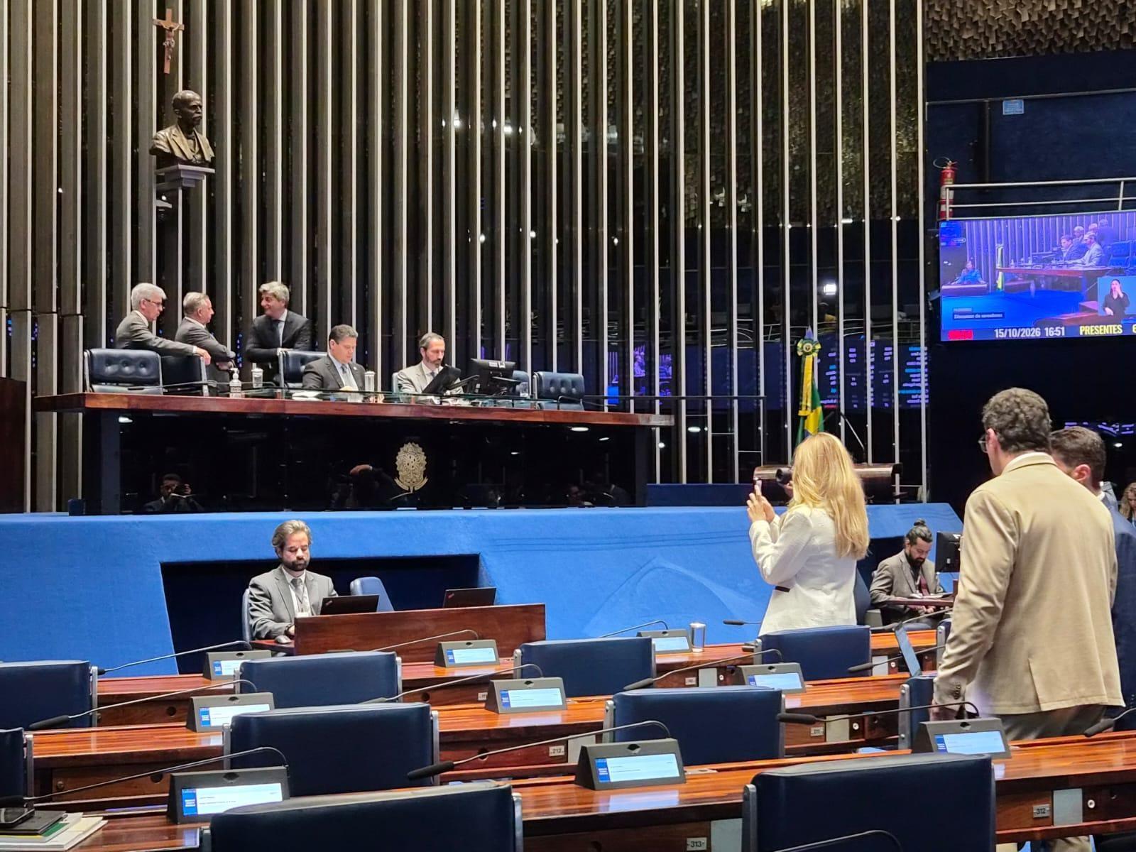 Congresso aprova aumento do teto do MEI para R$ 140 mil e perdão de dívidas