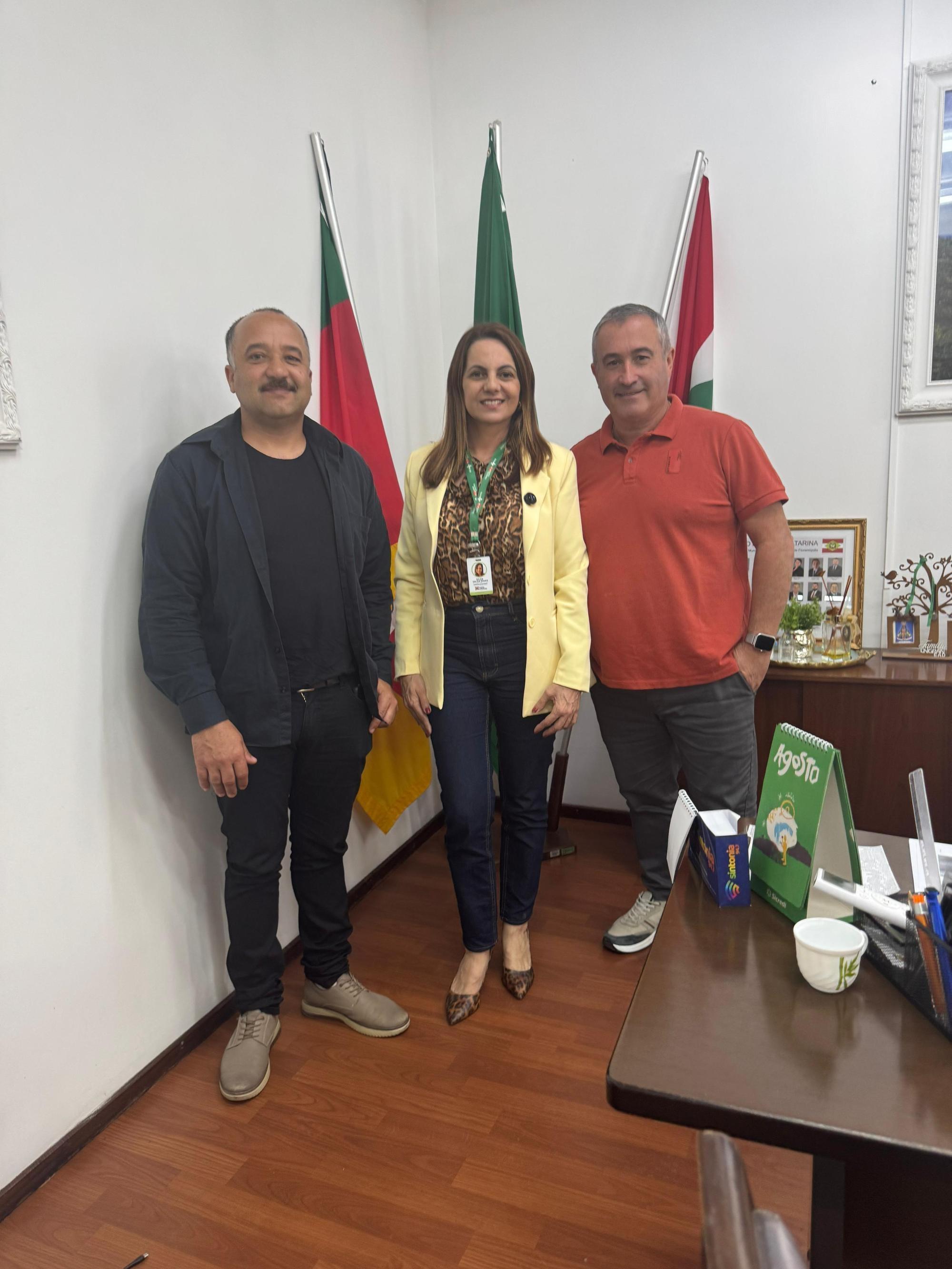 Consultora da Saúde do Estado visita hospital de Alfredo Wagner