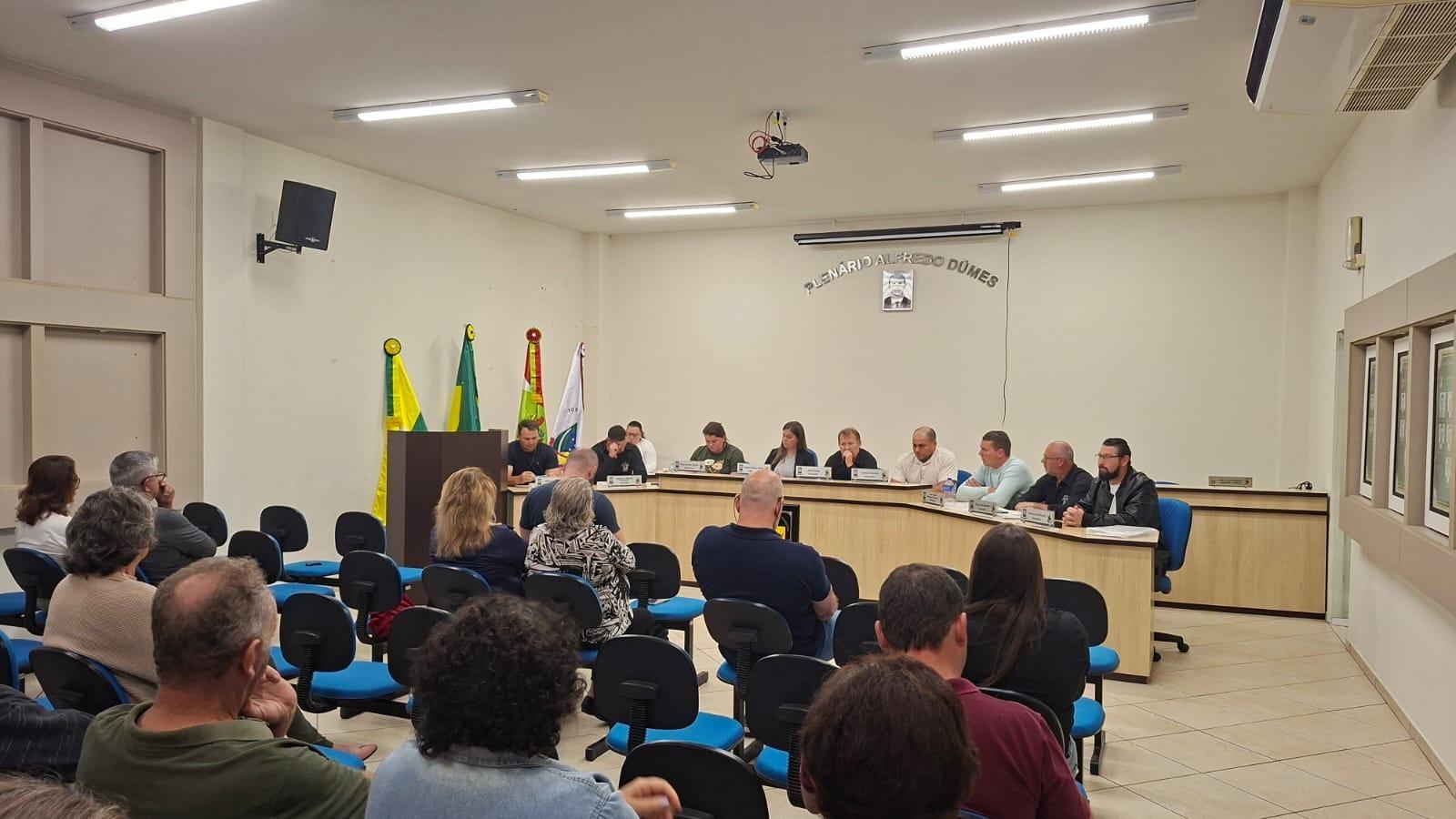 Controladora interna de Aurora explica uso de cartões e gastos com pedras, mas não esclarece destino de materiais