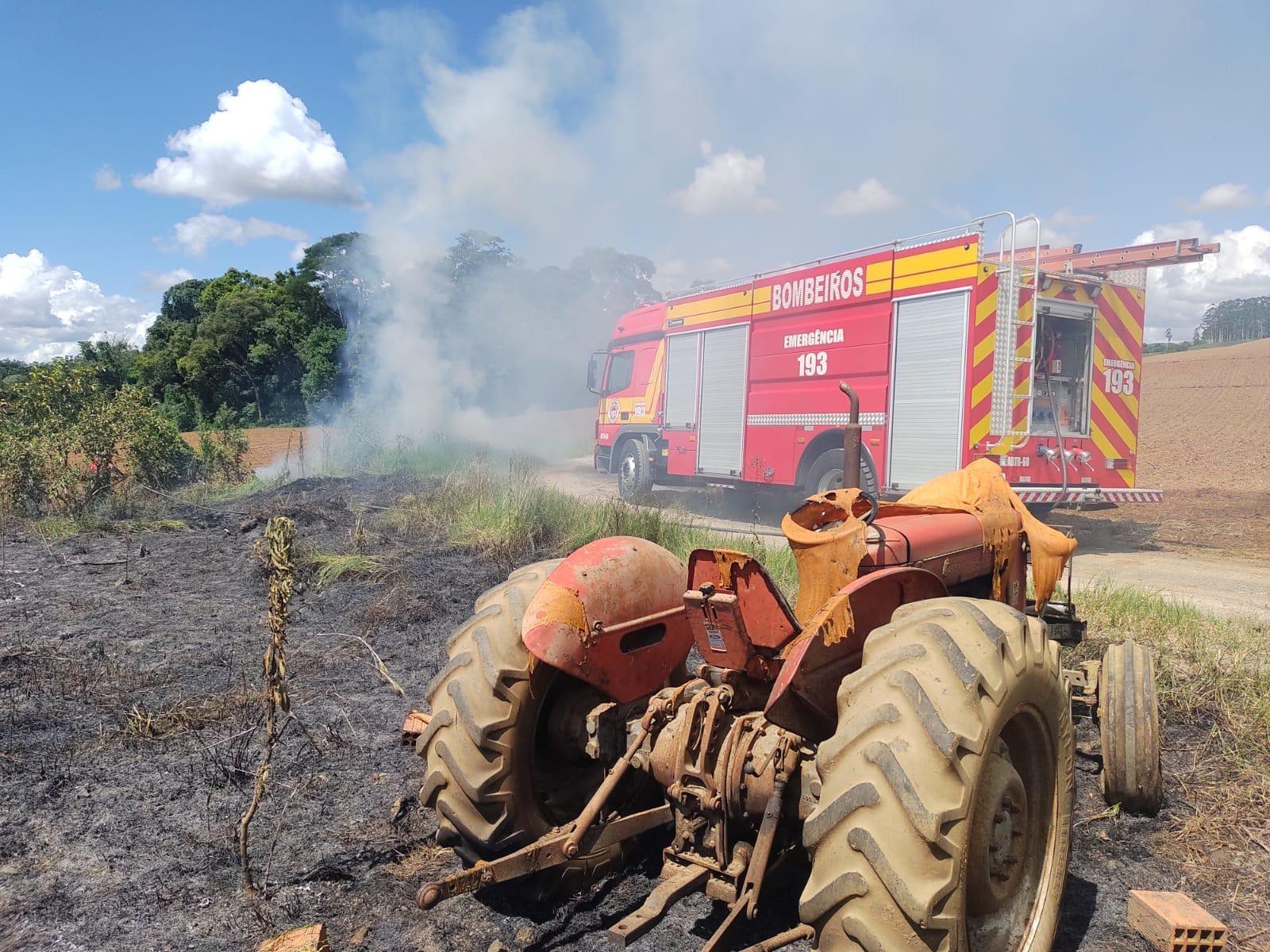 Corpo de Bombeiros atende incêndio em Petrolândia