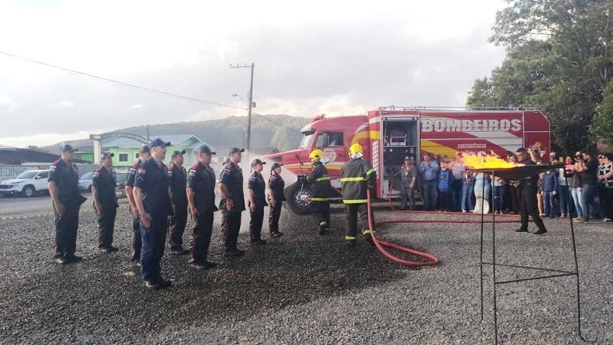 Corpo de Bombeiros de Bom Retiro recebe reforço de 10 novos bombeiros voluntários