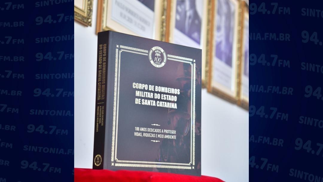 Corpo de Bombeiros Militar de Santa Catarina lança livro digital com 100 anos de história
