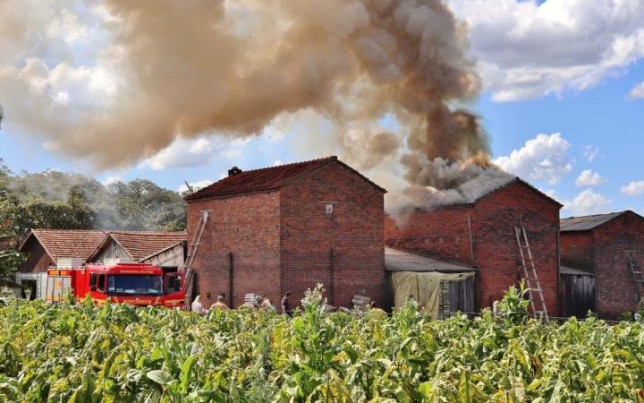 Corpo de Bombeiros orienta agricultores para que façam revisão na estufa de fumo a fim de evitar incêndios