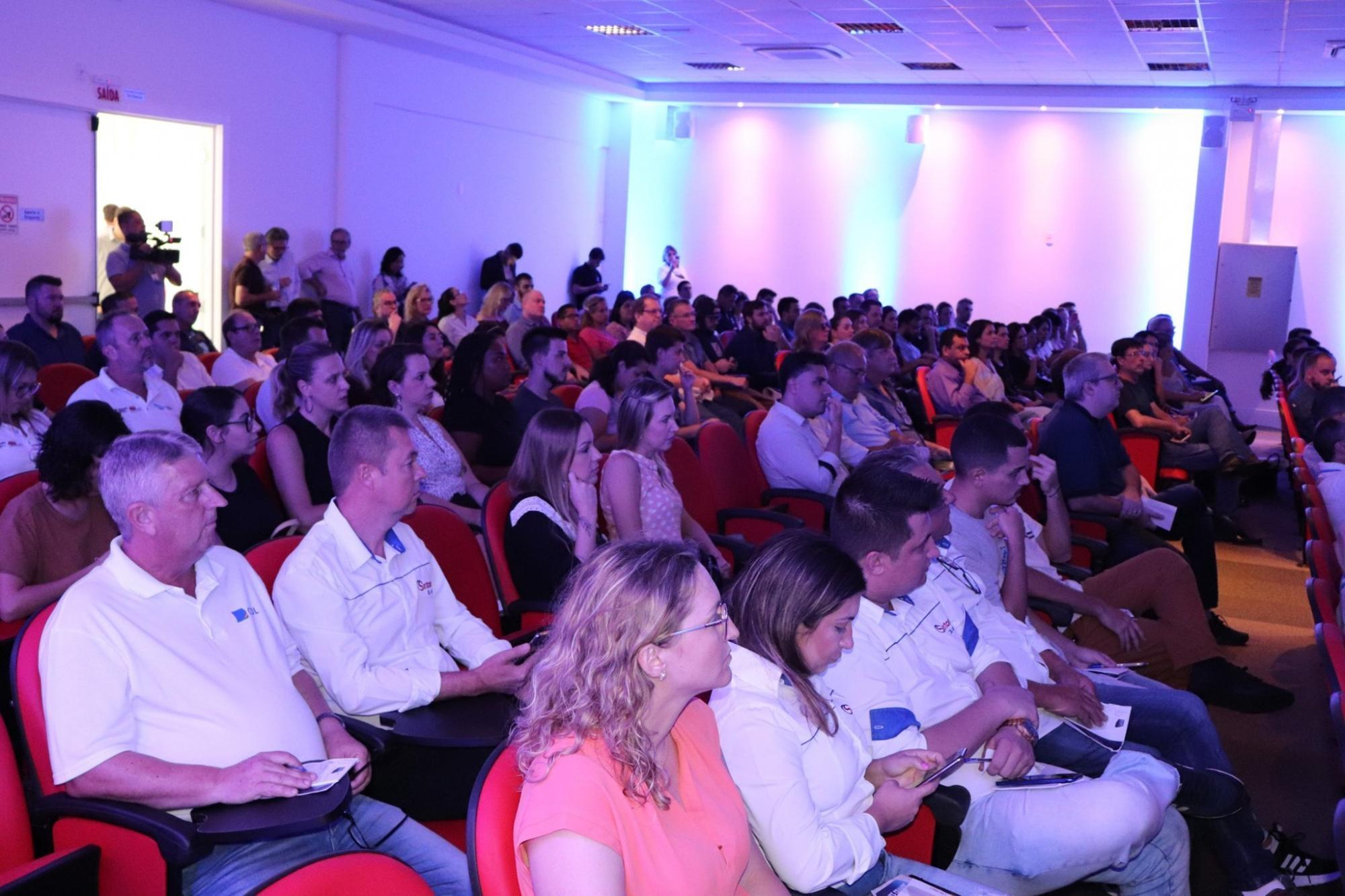 Crescimento do consumo do Rádio e Televisão é tema de evento da ACAERT