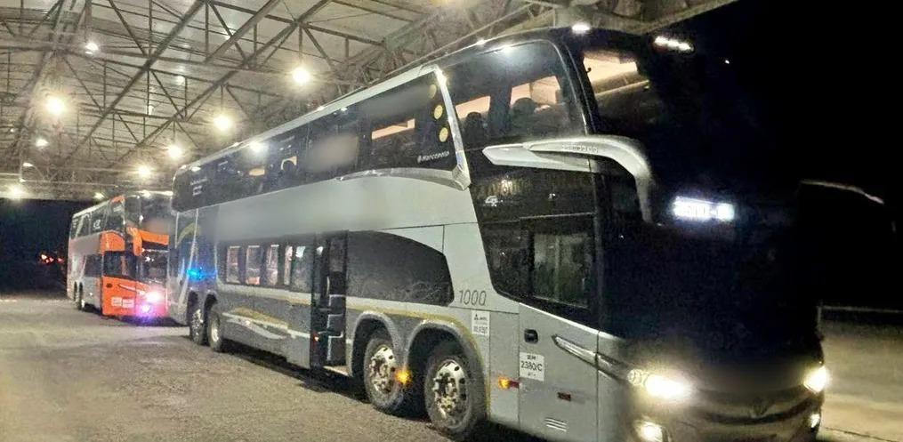 Da Argentina para Ituporanga: dois ônibus com 125 Argentinos são interceptados no Oeste