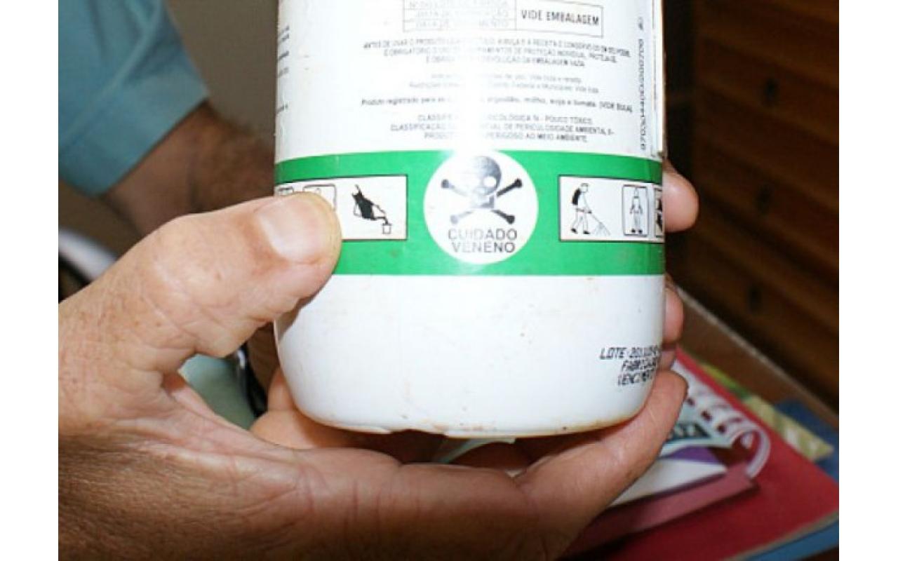 Contra a lei, agricultores da região ainda fazem uso de agrotóxicos ilegais