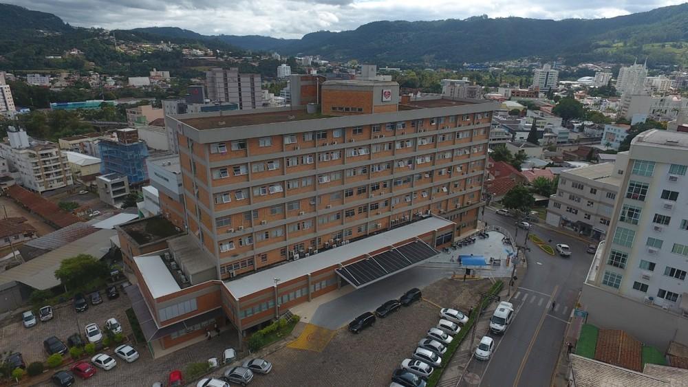 Decisão do Governo do Estado preocupa o Hospital Regional Alto Vale por conta da redução no repasse de recursos
