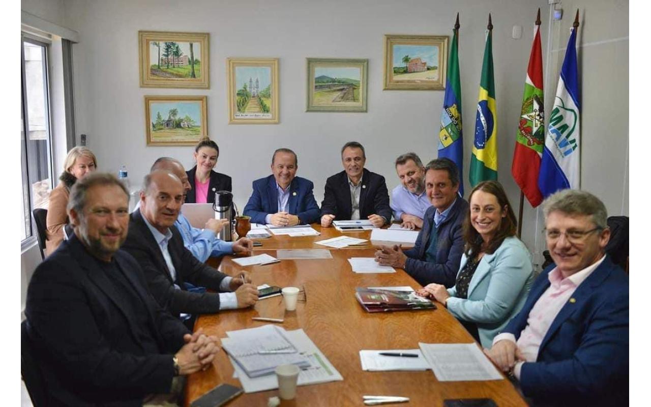 Demandas do município de Chapadão do Lageado entregues ao Governador Jorginho Mello priorizam liberação de recursos pendentes