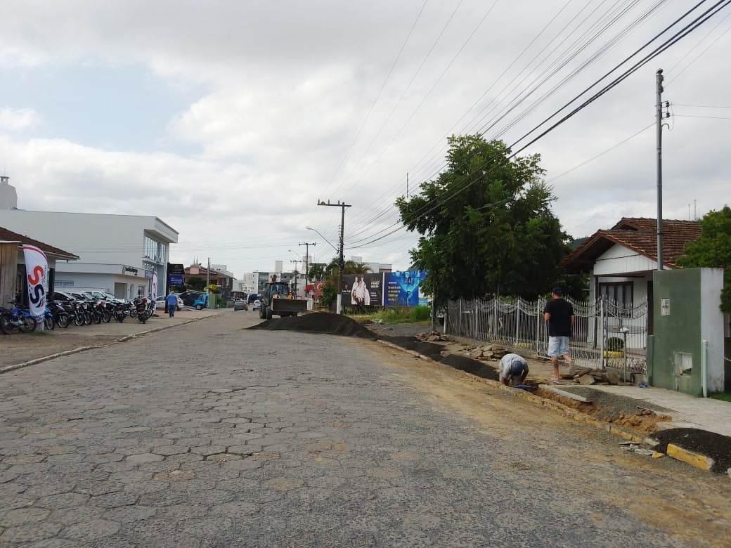 Demutran orienta sobre obras em ruas de Ituporanga e pede atenção aos motoristas