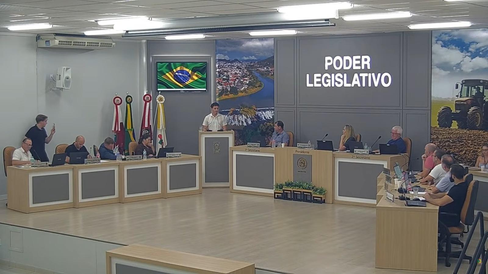 Deputado cobra mudanças para crise da cebola e detalha ações em Brasília