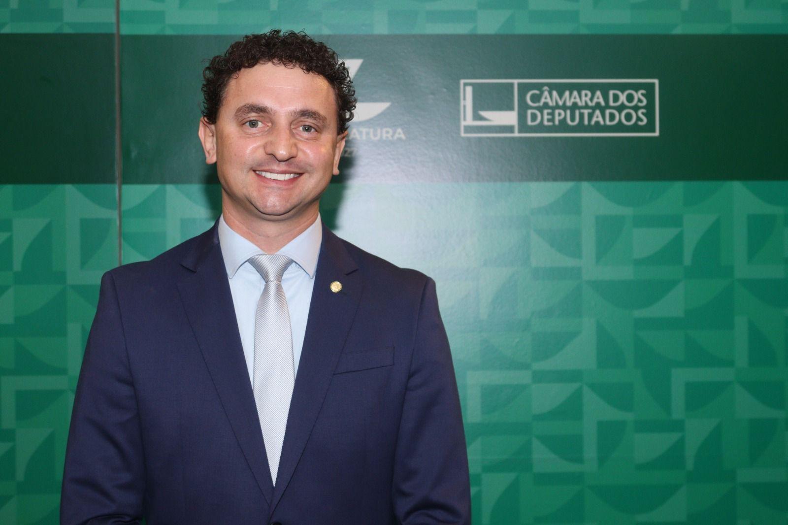 Deputado Pezenti informa que Ministro da Educação será convocado para se explicar no Congresso sobre a polêmica na prova do ENEM