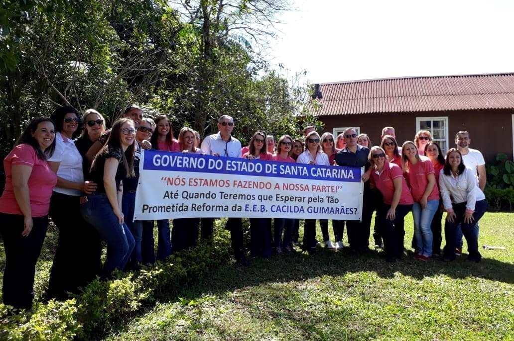 Desfile Cívico é marcado por protesto em Vidal Ramos