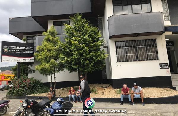 Detidos fogem da delegacia em Rio do Sul e são presos novamente pela Polícia Militar