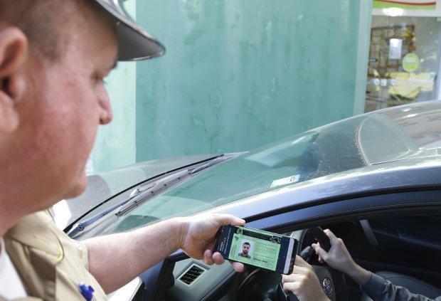 Detran oferece versão digital da CNH antes da impressa 