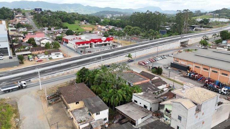 DNIT entrega mais um viaduto e um quilômetro duplicado na BR-470