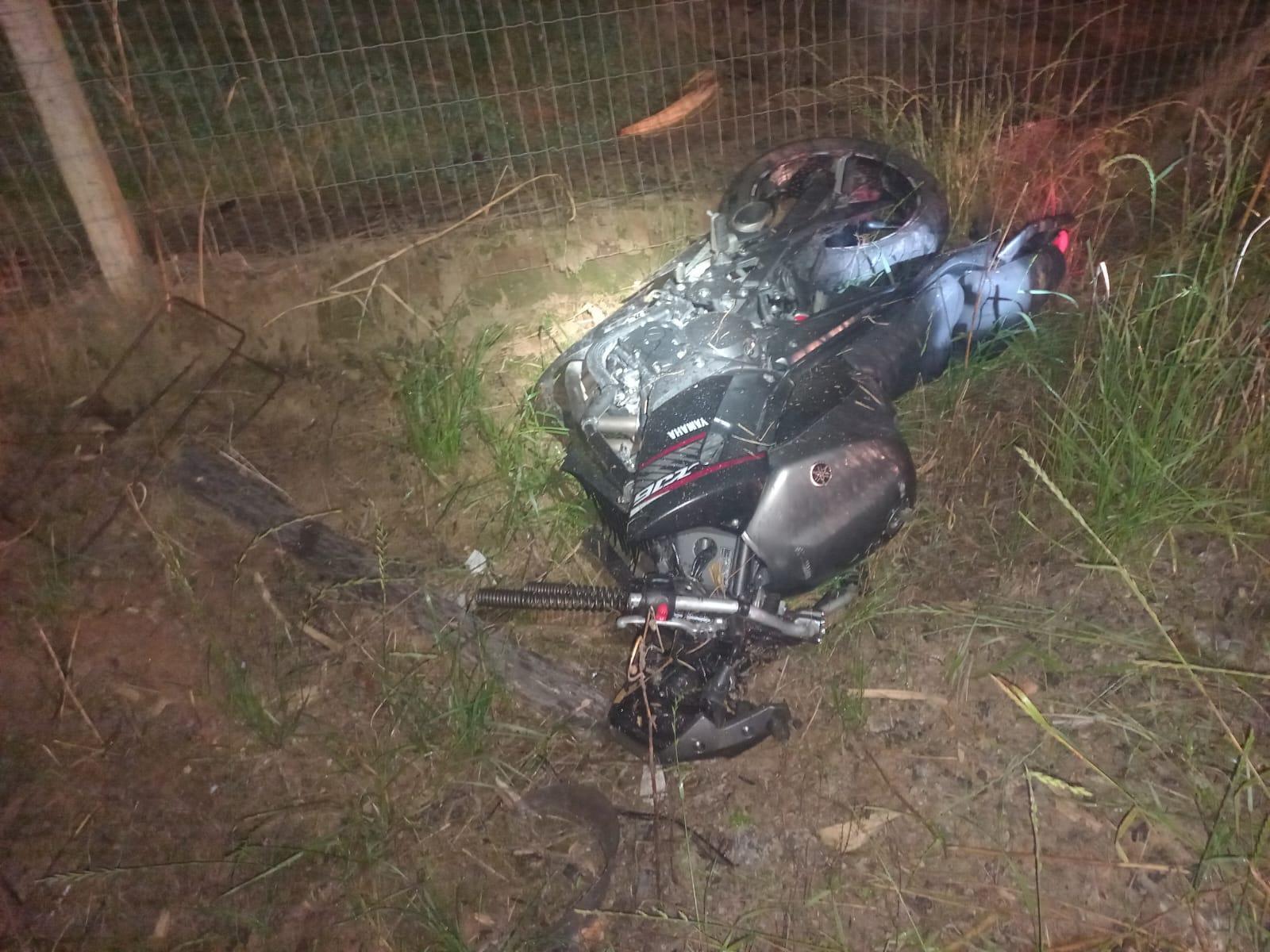 Dois jovens ficam gravemente feridos em acidente de moto na SC-486, em Vidal Ramos