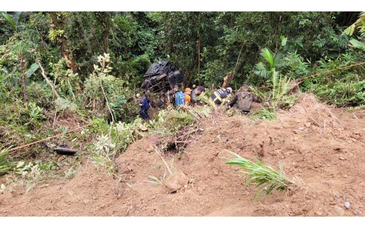 Dois militares morrem em acidente com caminhão do Exército no Vale do Itajaí 