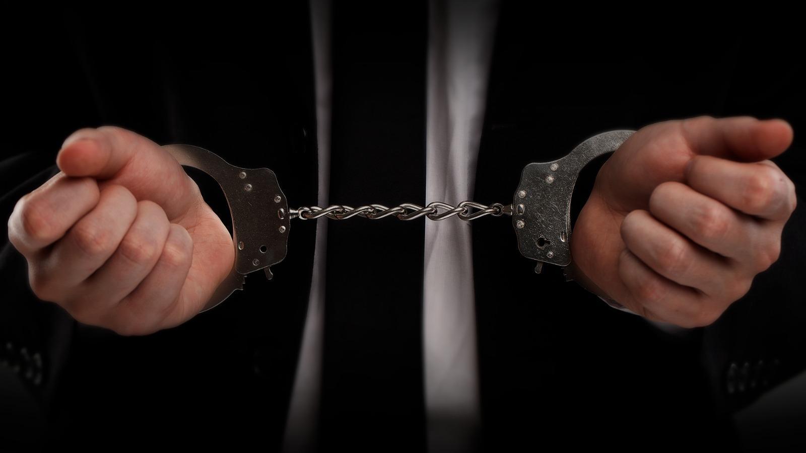 Duas mulheres são presas por perturbação do sossego e desacato 