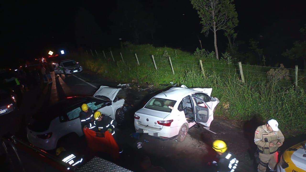 Duas pessoas morrem e três ficam feridos em grave acidente na SC-350 em Limeira Alfredo Wagner