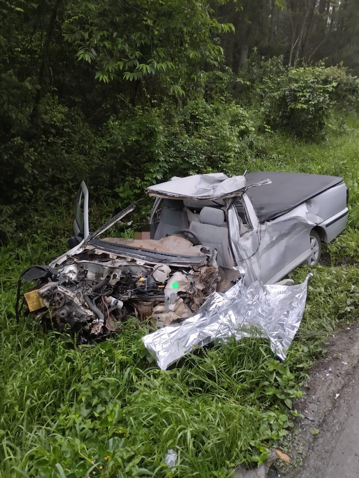 Duas pessoas perdem a vida em grave acidente na BR-470