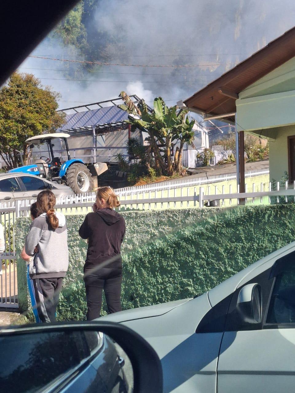 Duas residências são atingidas por incêndio em Vidal Ramos