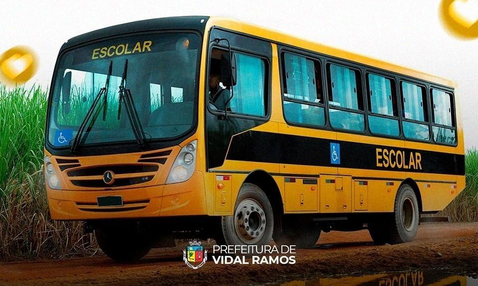 Educação de Vidal Ramos comemora a chegada de mais um ônibus escolar