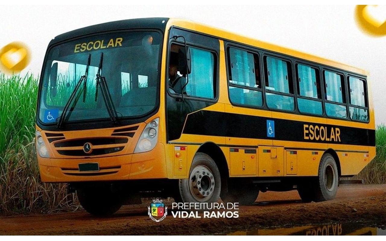 Educação de Vidal Ramos comemora a chegada de mais um ônibus escolar