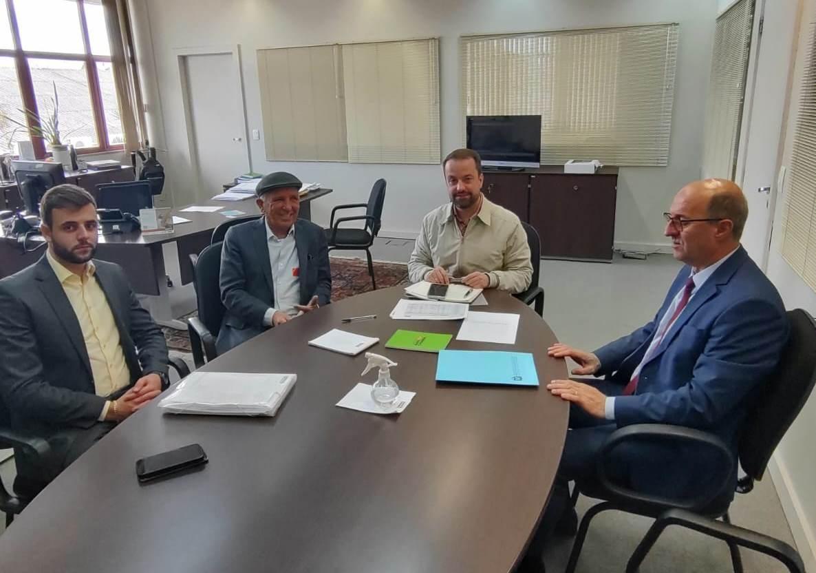 Em audiência na Casa Civil prefeito de Ituporanga solicita revitalização de ruas e faz pedido de novos ônibus