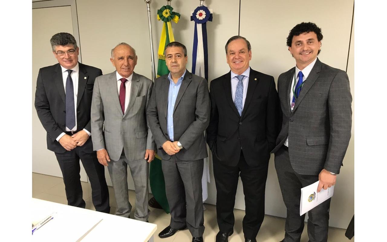 Em Brasília prefeito em exercício de Ituporanga confirma liberação de recursos para compra de caminhão para coleta de lixo