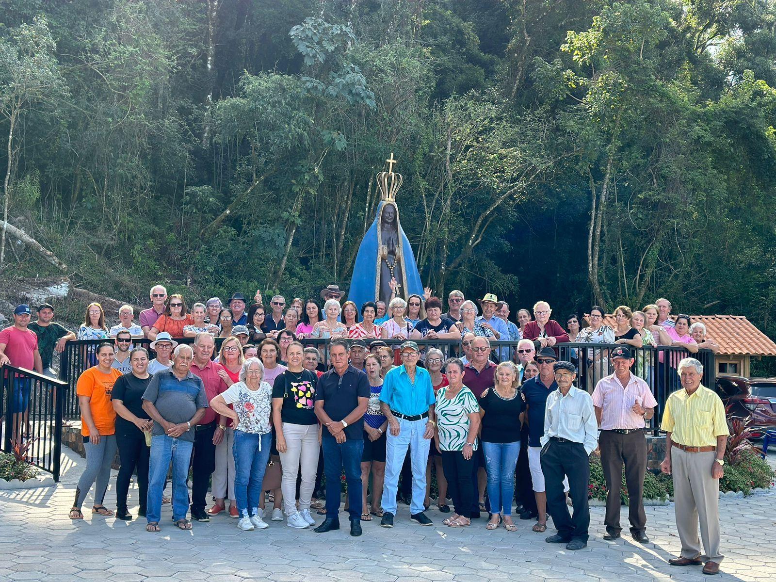 Idosos de Chapadão do Lageado participam de almoço compartilhado no santuário de Nossa Senhora Aparecida