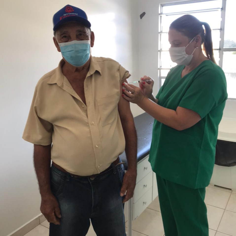 Em imbuia a vacinação contra a Covid-19 para idosos acima de 75 anos foi adiantada para este sábado (20)