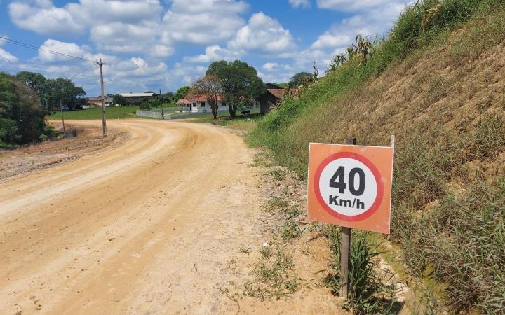 Empresa responsável pela pavimentação asfáltica entre Ituporanga e Atalanta pede que motoristas se atentem à sinalização