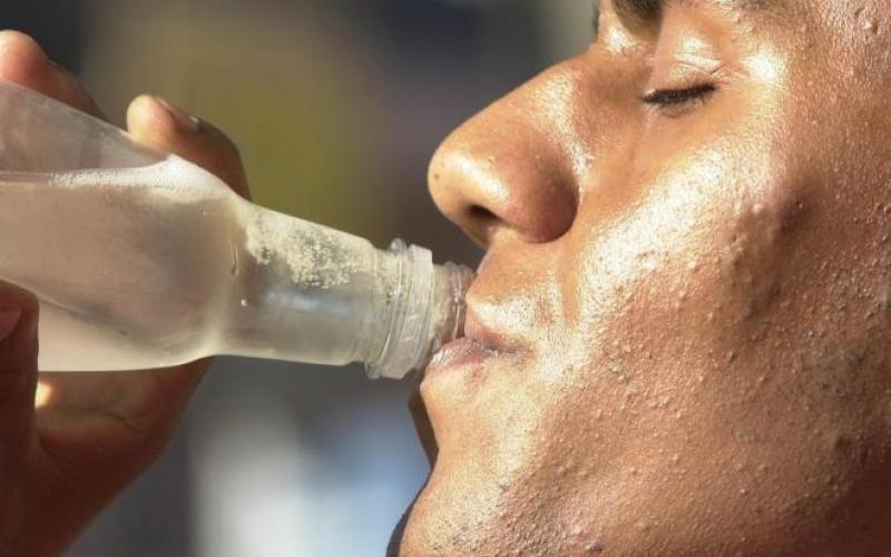Empresas afirmam que água distribuída é segura e monitorada para presença de agrotóxicos
