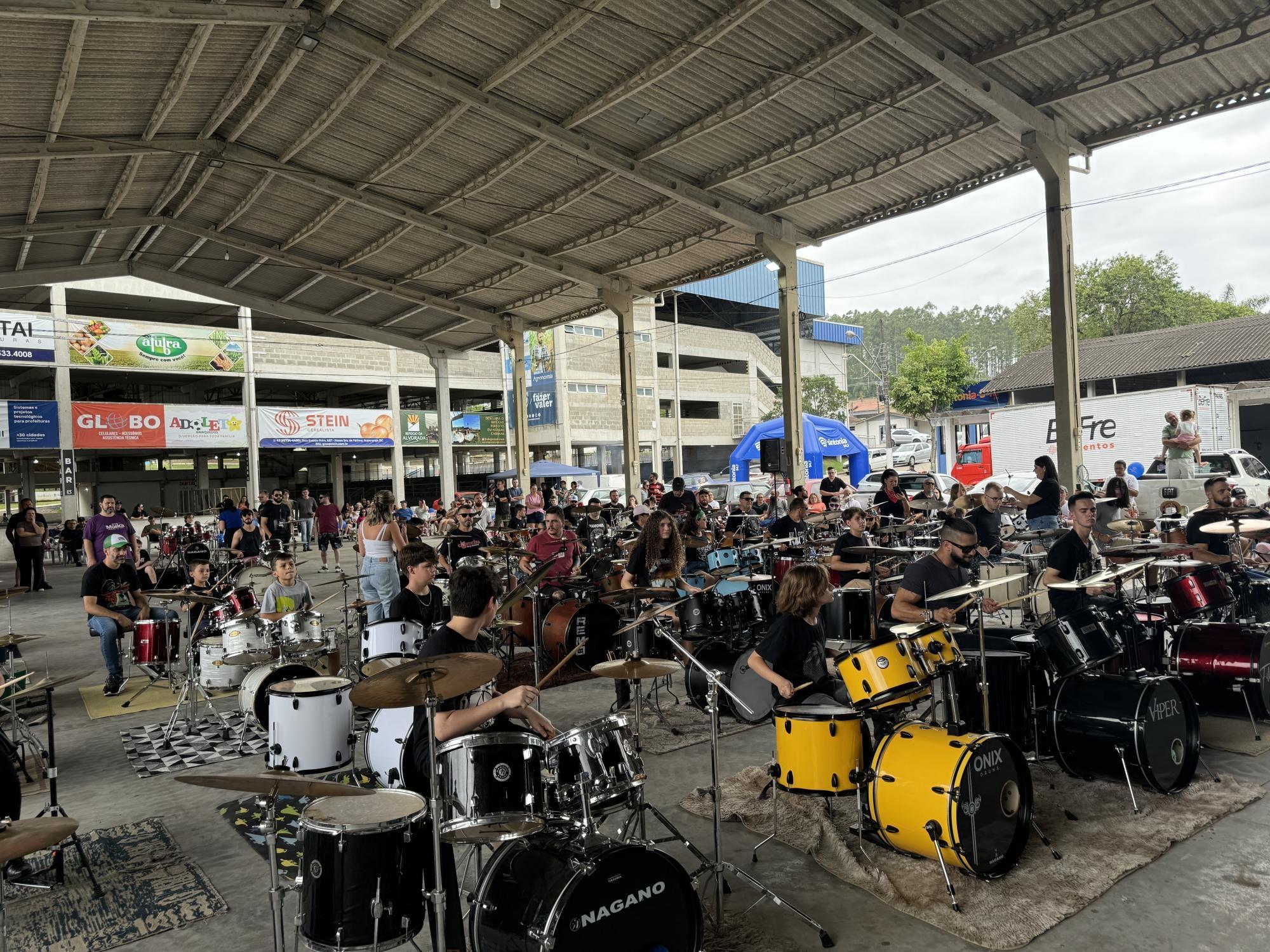 Encontro de bateristas reúne músicos de todo o estado em Ituporanga