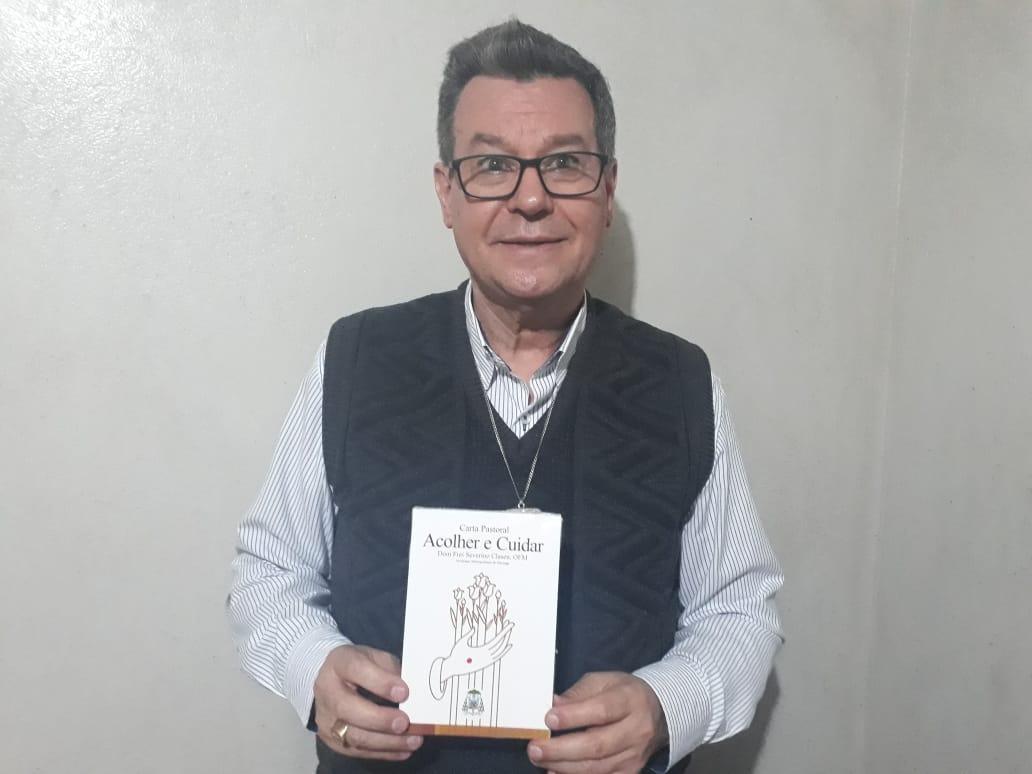 Dom Severino Clasen visita Petrolândia sua terra Natal e fala sobre a Carta Pastoral "Acolher e Cuidar" e sobre o Mês Missionário